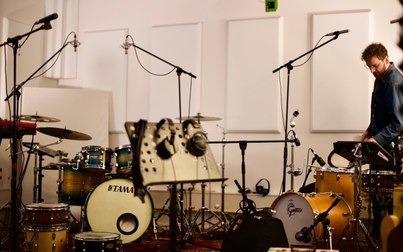 Oefenruimte Bruin bij Silver Note Studios met Tama drumstel voor duo's en kleine bands